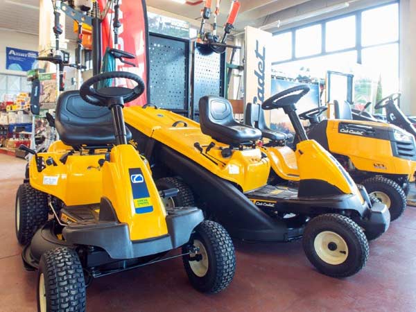 Negozio-rivenditore-trattori Negozio-rivenditore-trattori